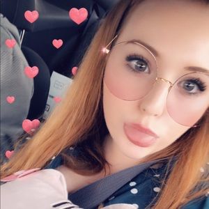 Meet your Posher, Suzanne